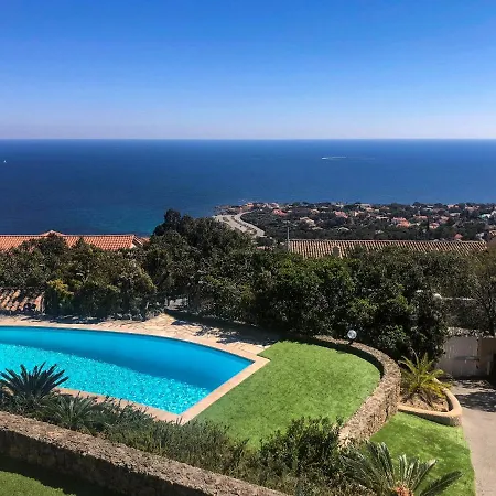 Bleu Comme Toit 3425 * Les Issambres