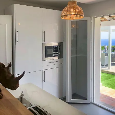 Bleu Comme Toit 3425 * Les Issambres