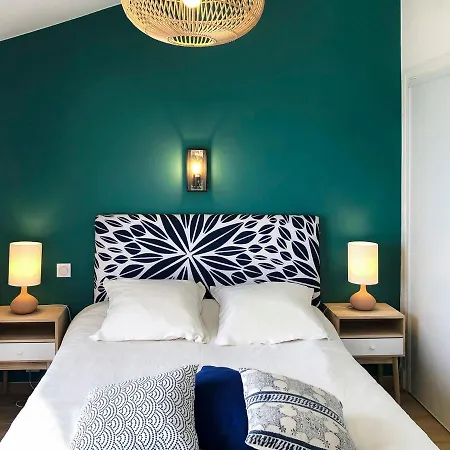 Bleu Comme Toit 3425 * Les Issambres