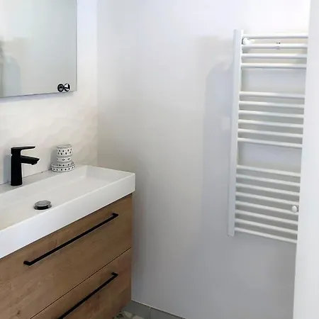 Villa Bleu Comme Toit 3425 *