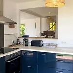 Βίλα Bleu Comme Toit 3425 *